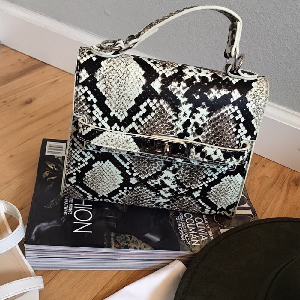 Glow in the dark clutch